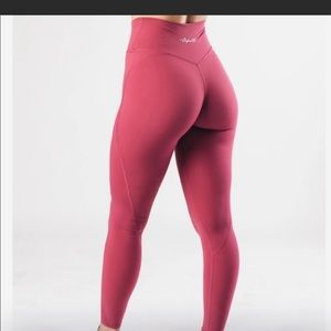 Alphalete surface power legging